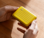 PORTE CARTES SMART CASE OSLO MAT TAXI YELLOW ÖGON